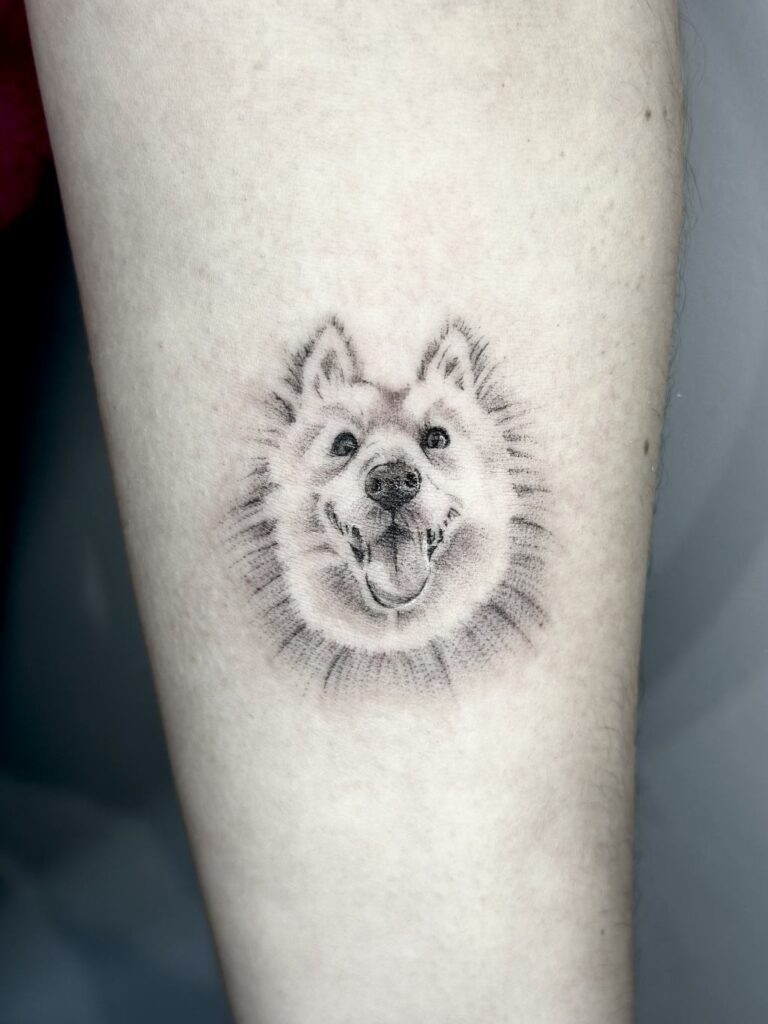Realistyczny tatuaż - pies